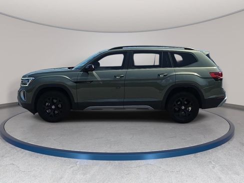 Used 2024 Volkswagen Atlas Peak Edition SEL AWD/4WD image 8