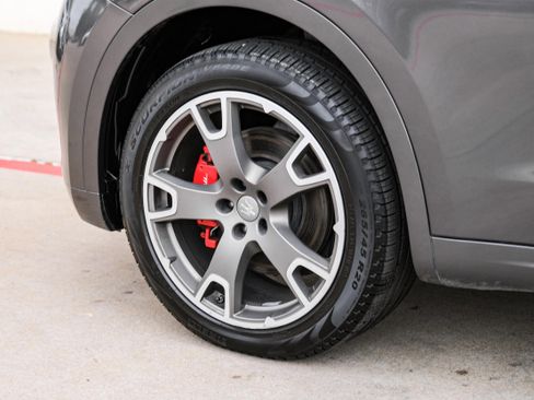 Used 2017 Maserati Levante w/ Luxury Package image 53