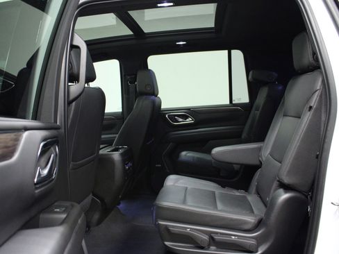 Used 2023 Chevrolet Suburban Z71 w/ Luxury Package image 13