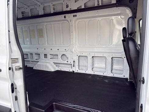 Used 2025 Ford Transit 250 148 High Roof Extended image 20
