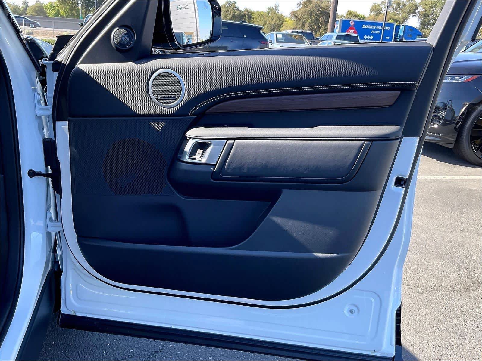 New 2026 Land Rover Discovery Dynamic SE AWD/4WD image 29