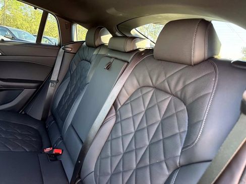 New 2026 BMW X6 xDrive40i w/ Climate Comfort Package image 15