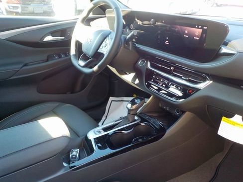 New 2025 Buick Envista Avenir image 23