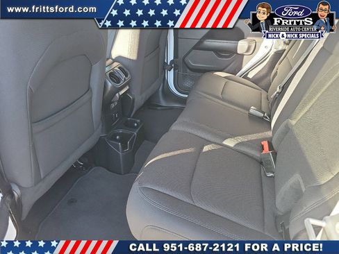 Used 2020 Jeep Wrangler Unlimited Sahara image 13