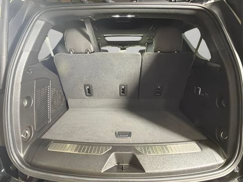 Used 2023 Chevrolet Tahoe High Country AWD/4WD image 40