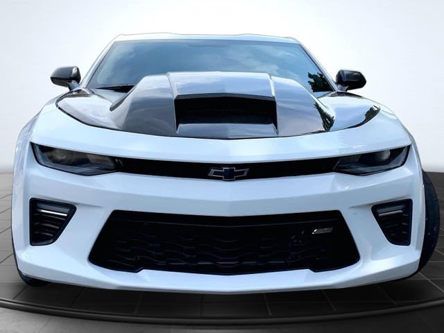 Used 2018 Chevrolet Camaro SS RWD image 3