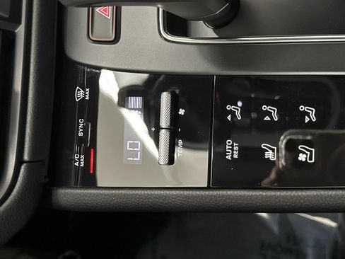 New 2025 Porsche Macan image 30