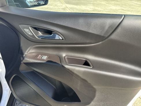 Used 2022 Chevrolet Equinox LT image 32