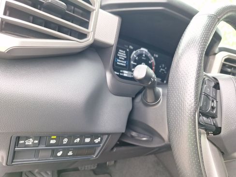 Used 2024 Toyota Tundra Limited AWD/4WD image 19