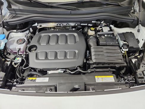 New 2025 Volkswagen Tiguan SE image 38