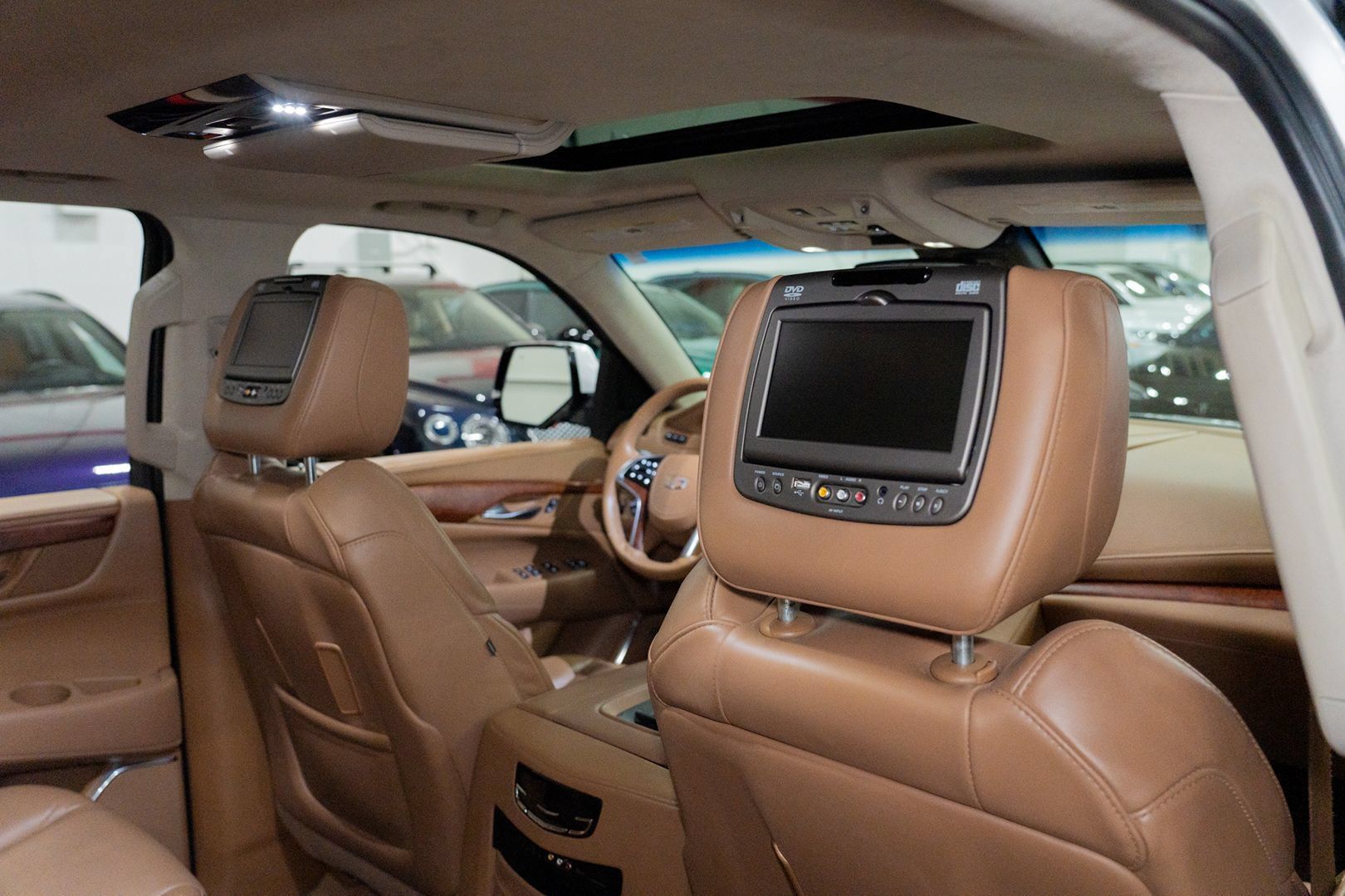 Used 2016 Cadillac Escalade Platinum AWD/4WD image 33
