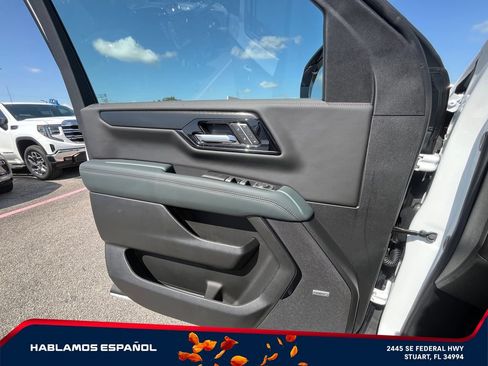 New 2026 GMC Yukon XL AT4 AWD/4WD image 24