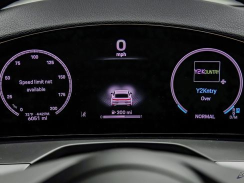 Used 2025 Porsche Panamera w/ Premium Package image 65