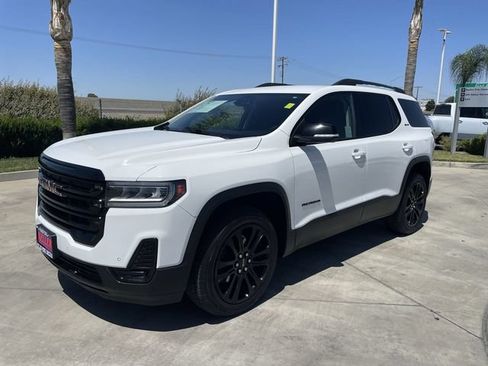 Used 2023 GMC Acadia SLE w/ Driver Convenience Package FWD image 4