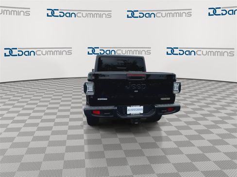 Used 2023 Jeep Gladiator Sport image 7