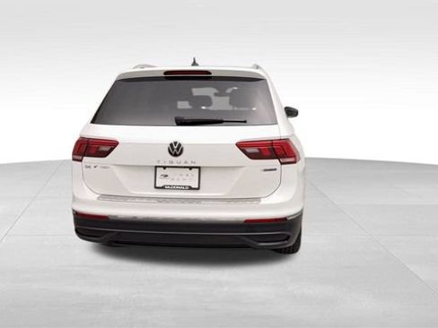 Used 2023 Volkswagen Tiguan SE AWD/4WD image 3