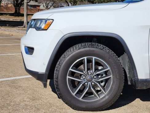 Used 2019 Jeep Grand Cherokee Limited image 9