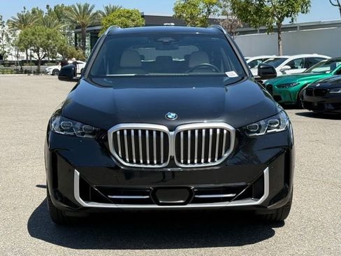 Certified 2024 BMW X5 xDrive40i w/ Premium Package AWD/4WD image 4