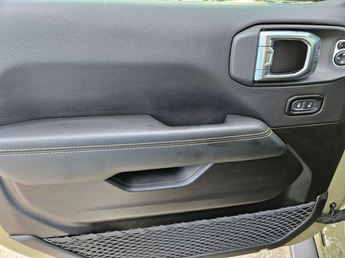 Used 2025 Jeep Wrangler Unlimited Rubicon 392 image 13