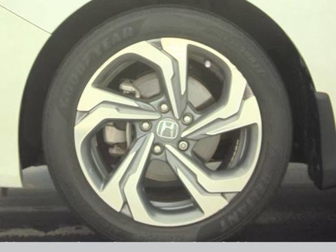 Used 2019 Honda Accord EX image 6
