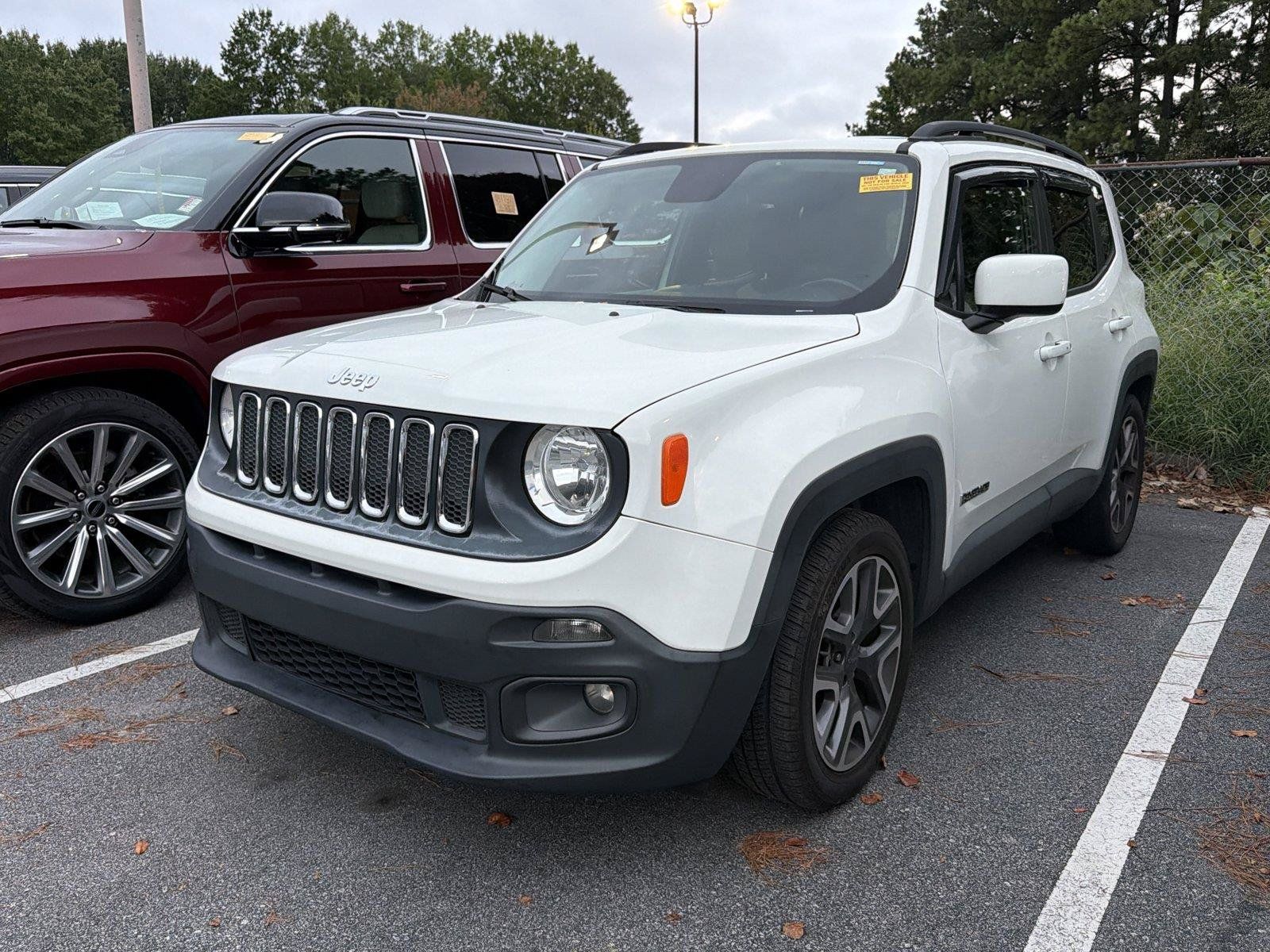 Used 2017 Jeep Renegade Latitude FWD image 1
