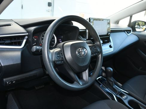 Used 2020 Toyota Corolla LE image 8