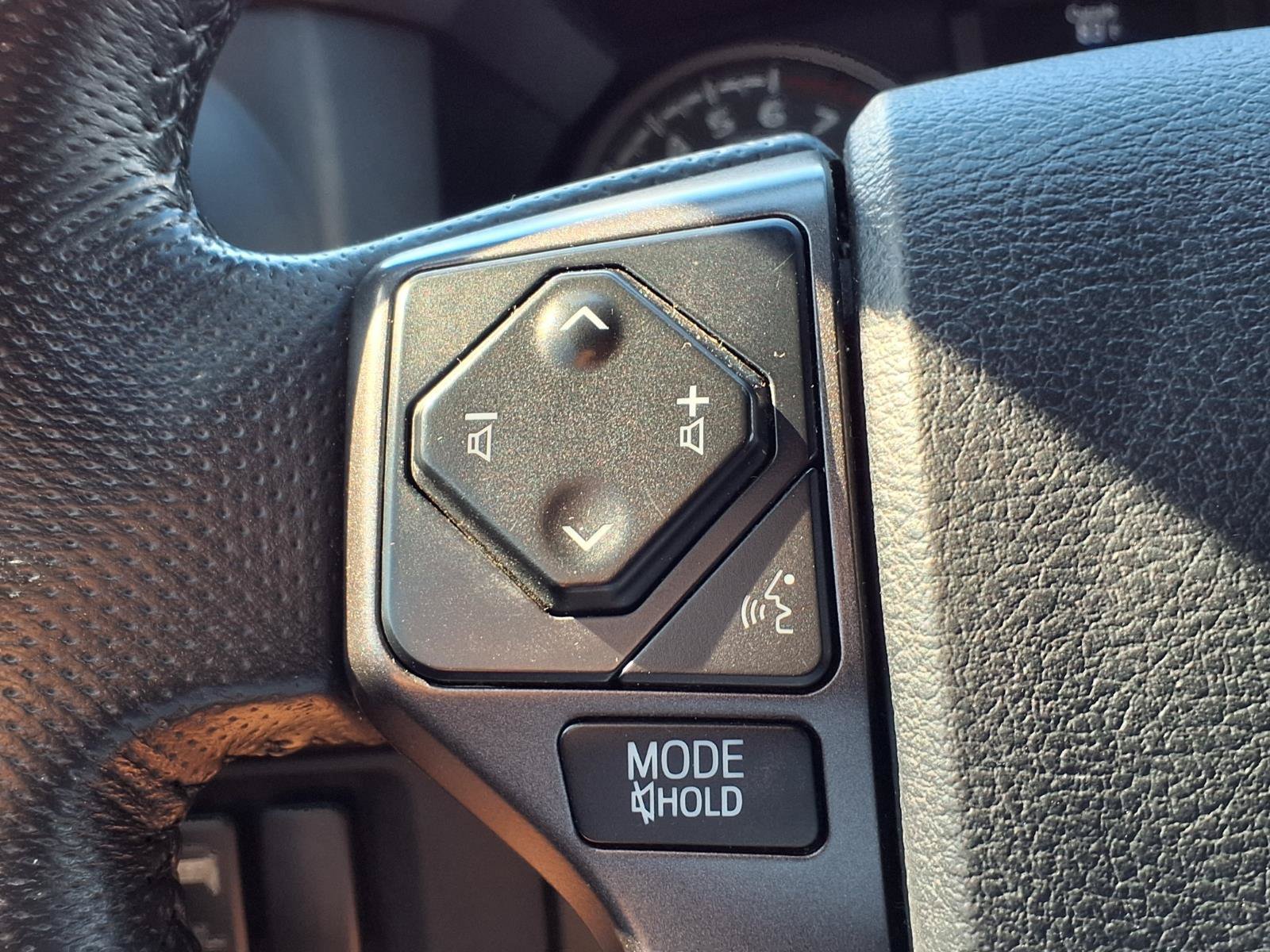 Used 2017 Toyota Tacoma TRD Sport AWD/4WD image 27