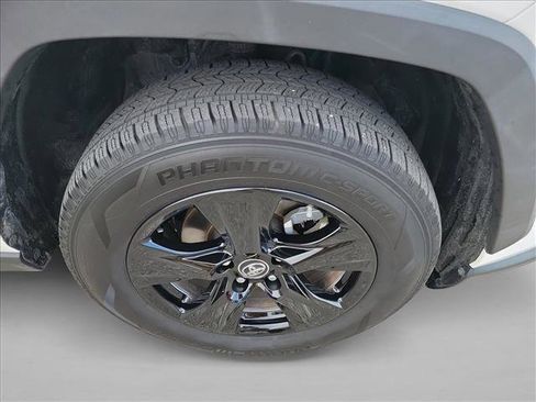 Used 2019 Toyota RAV4 XLE image 10