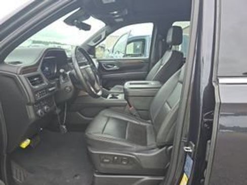 Used 2023 Chevrolet Suburban High Country AWD/4WD image 3