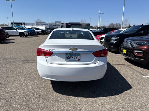 Used 2015 Chevrolet Impala LT w/ Convenience Package image 6