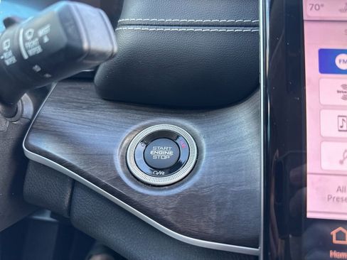 Used 2022 Jeep Grand Cherokee L Limited image 29