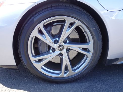 Certified 2022 Audi e-tron GT Premium Plus AWD/4WD image 8