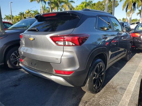 Used 2022 Chevrolet TrailBlazer LT w/ Convenience Package image 3