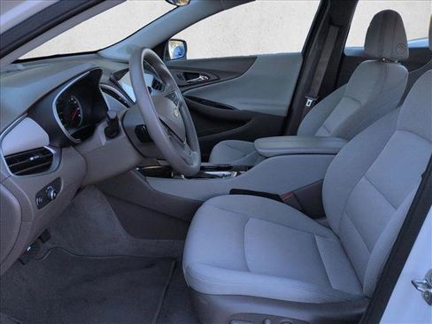 Used 2025 Chevrolet Malibu LT image 14