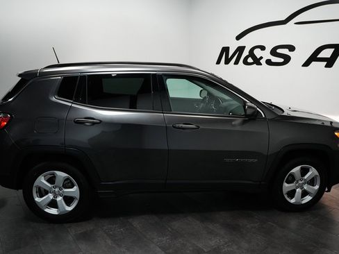 Used 2020 Jeep Compass Latitude FWD image 10