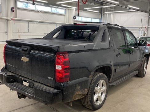 Used 2011 Chevrolet Avalanche LT AWD/4WD image 10