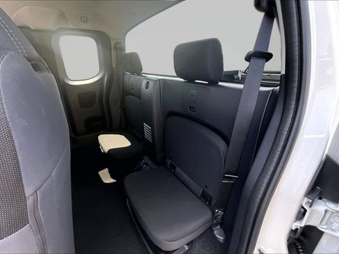 Certified 2025 Nissan Frontier SV AWD/4WD image 24