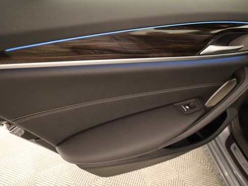 Used 2023 BMW 530e w/ Premium Package image 19