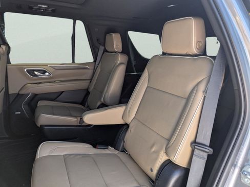 Used 2021 Chevrolet Tahoe Premier w/ Premium Package RWD image 21