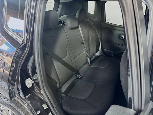 Used 2016 Jeep Renegade Latitude w/ Popular Equipment Group AWD/4WD image 26