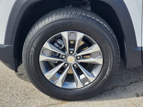 Used 2026 Chevrolet Equinox LT FWD image 10