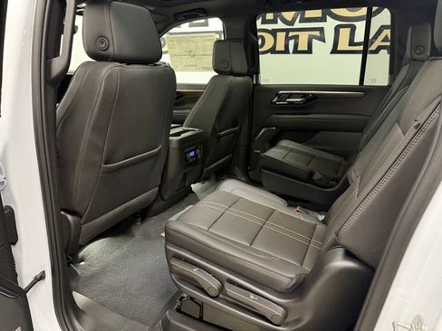 New 2026 Chevrolet Suburban High Country AWD/4WD image 24