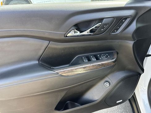 Used 2023 GMC Acadia Denali FWD image 21