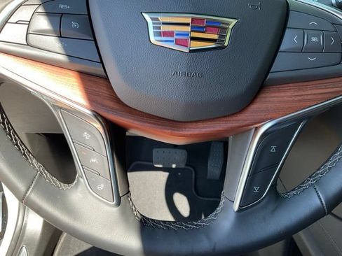 Used 2026 Cadillac XT5 Premium Luxury w/ LPO, ONYX Package FWD image 14
