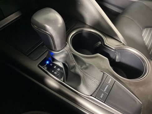 Certified 2024 Toyota Camry SE FWD image 22