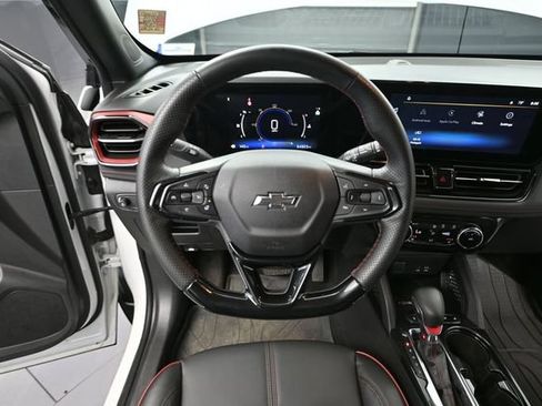 Used 2025 Chevrolet TrailBlazer RS w/ Convenience Package FWD image 26
