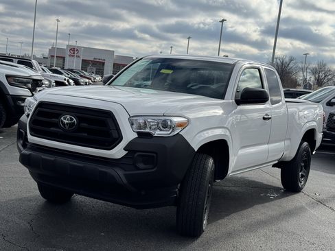 Used 2023 Toyota Tacoma SR image 15