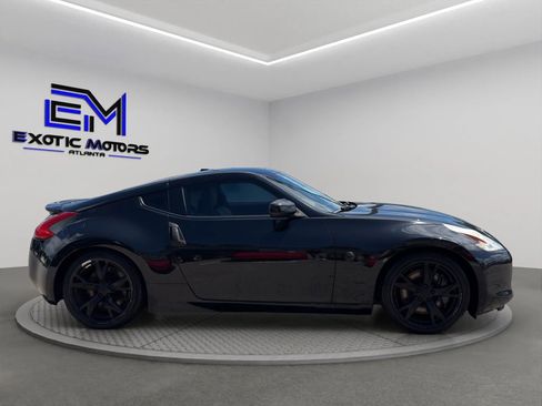Used 2010 Nissan 370Z Touring w/ Sport Pkg RWD image 6