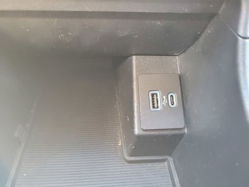 Used 2024 Ford Edge SEL image 25