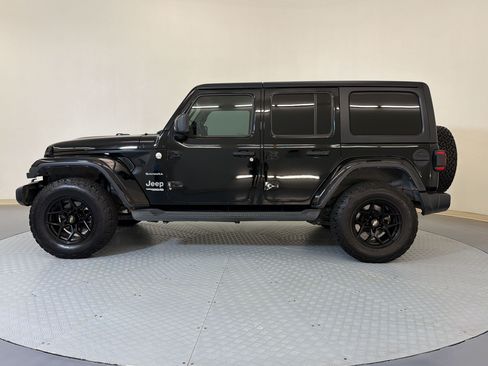 Used 2020 Jeep Wrangler Unlimited Sahara AWD/4WD image 2